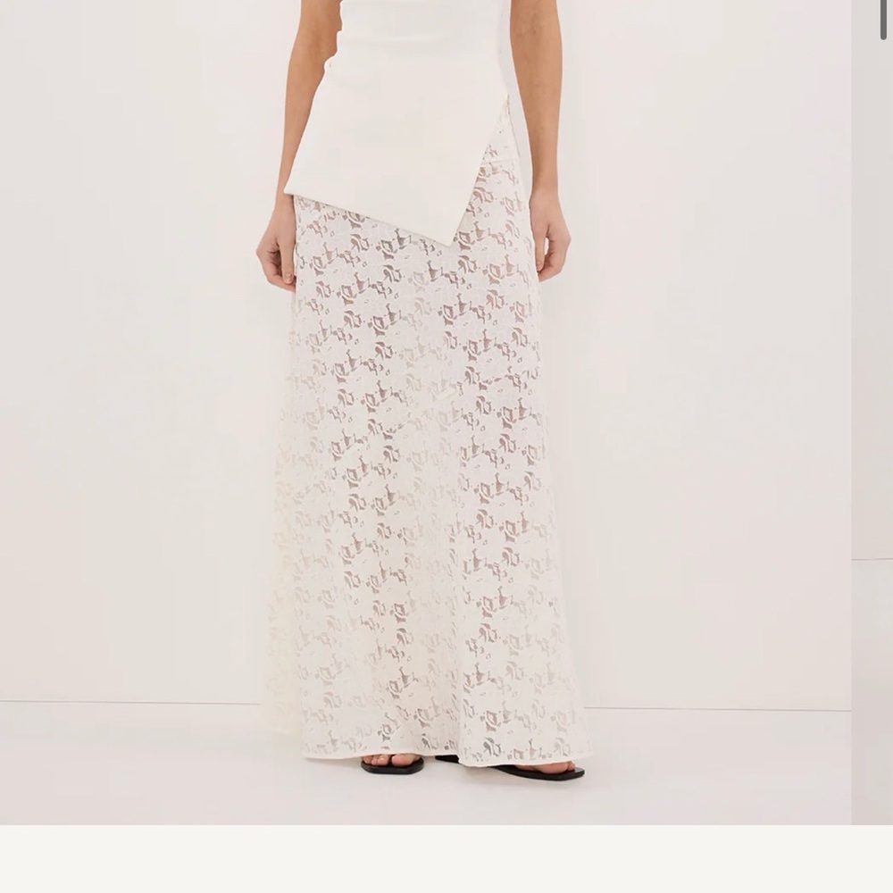 Dissh Loula Maxi Skirt in White and Because of Alice Top - Picture 2 of 4